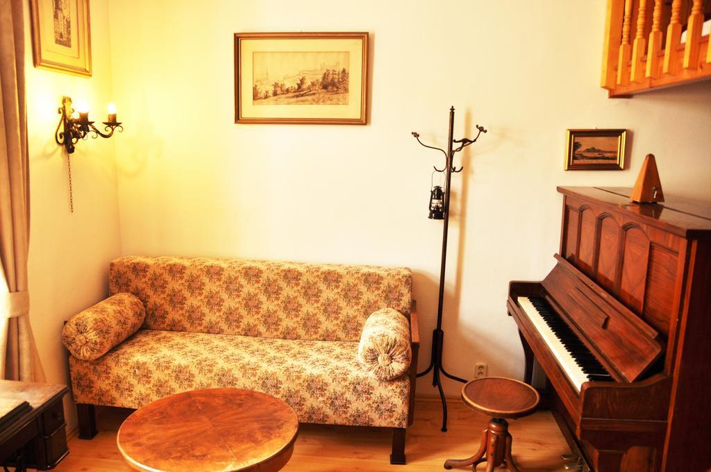 Traditional Slovak Apartment Bratislava Exterior foto